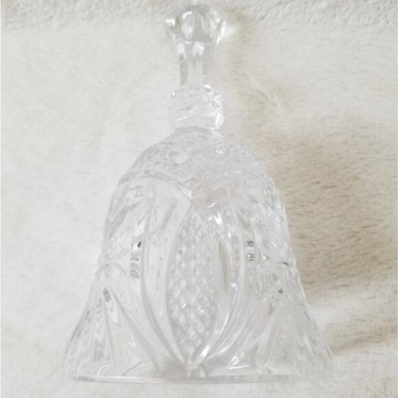 Vintage Etched Flower Crystal Cut Glass Bell Daisy Flower Pattern Collectible - Picture 4 of 7